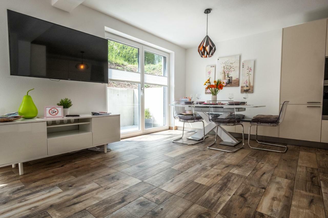 Moderne Souterrain-Wohnung อานิฟ ภายนอก รูปภาพ