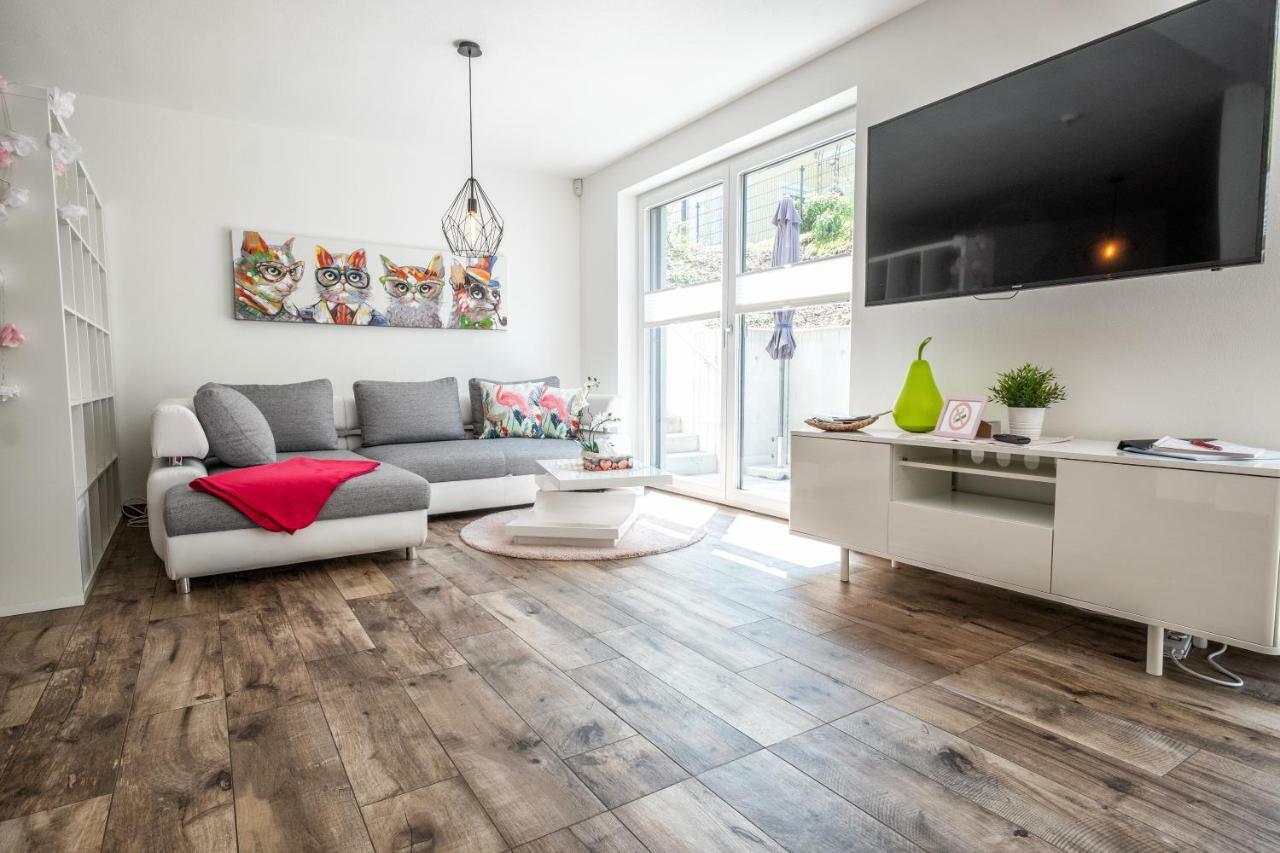 Moderne Souterrain-Wohnung อานิฟ ภายนอก รูปภาพ