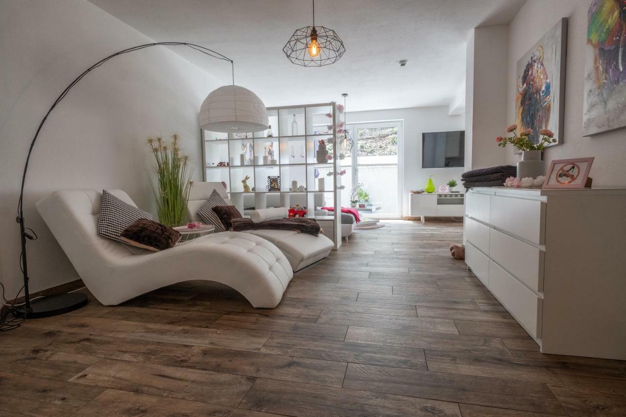 Moderne Souterrain-Wohnung อานิฟ ภายนอก รูปภาพ